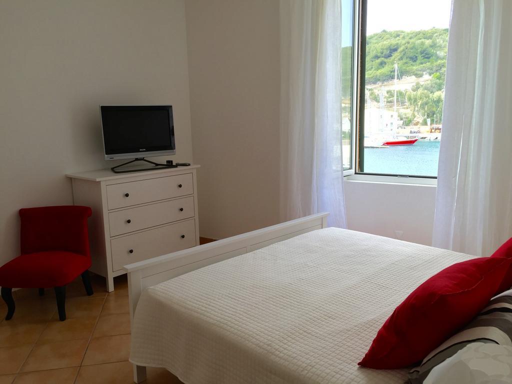 بونيفَسْيو Les Appartements Du Port الغرفة الصورة