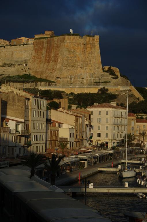 بونيفَسْيو Les Appartements Du Port المظهر الخارجي الصورة